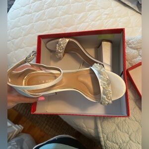 Kelly & Katie heels sz 8